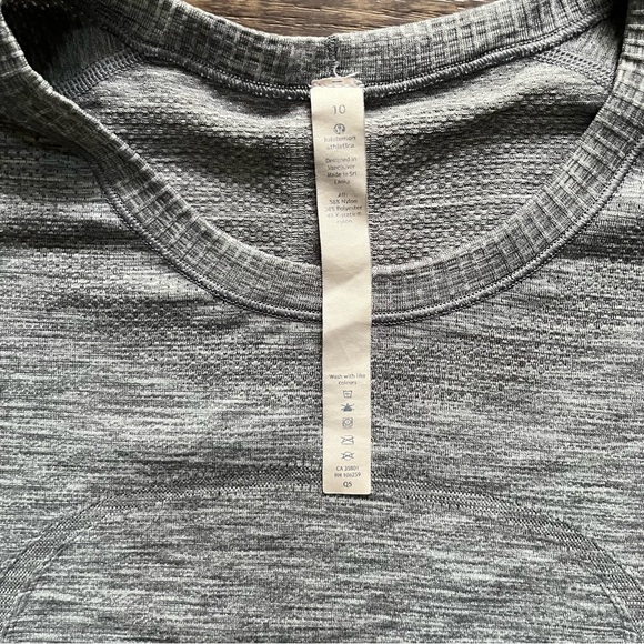 Lululemon Athletica gray swiftly tech crew short sleeve athletic shirt size 10 - Picture 2 of 9